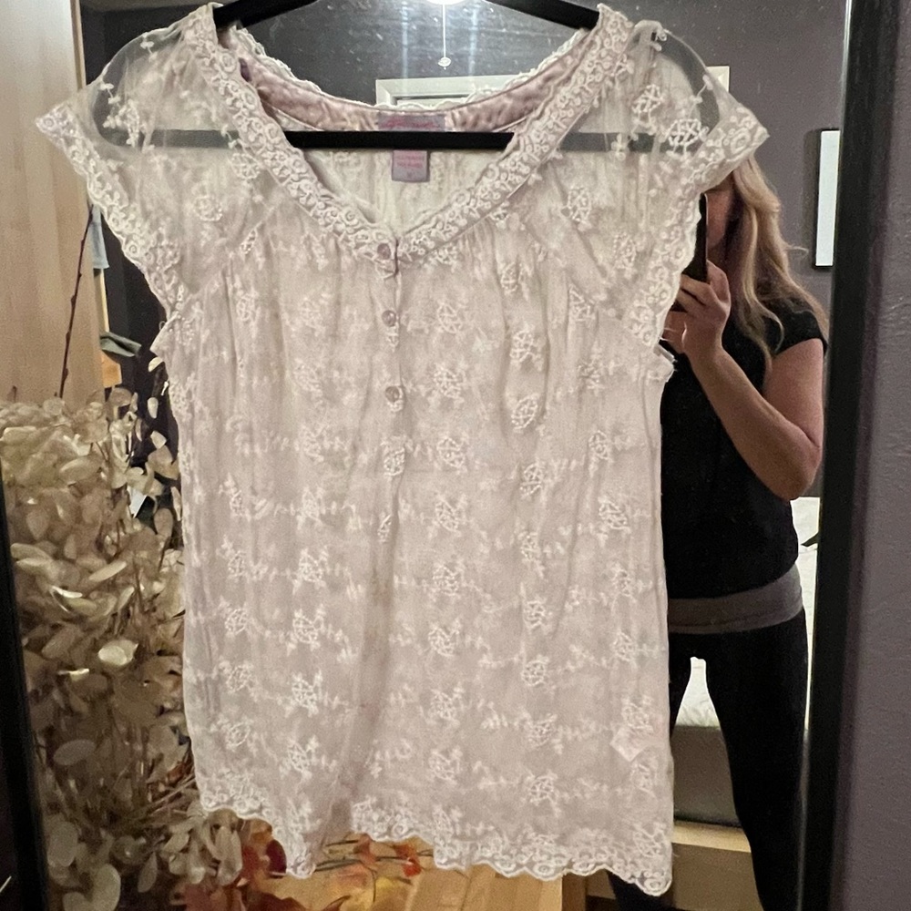Beautiful Sheer Lacy Blouse EUC Size M
